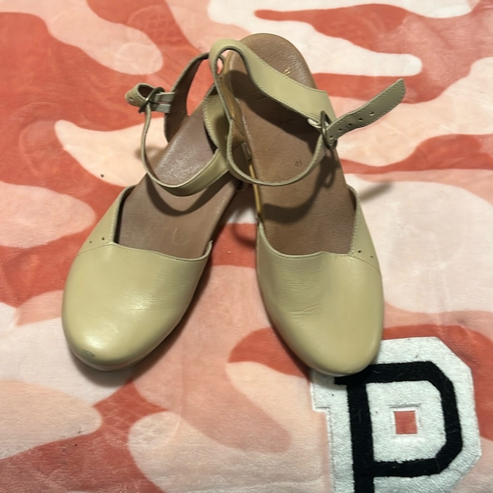 Comfy, cute dance school gently used